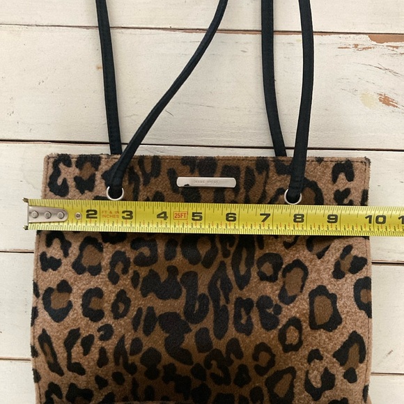 Brown and Black Leopard Print Tote with Structured Design - Picture 3 of 7
